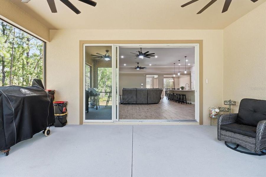 Exterior details and patio area of a home in , Homosassa (Image 27).