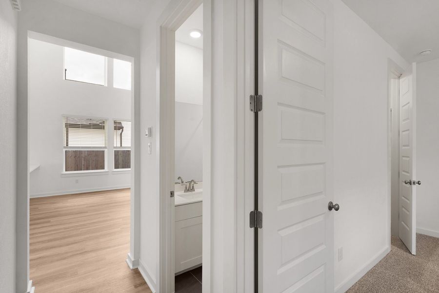 Spacious, unfurnished interior of a new home in Nolina, Georgetown (Image 94).