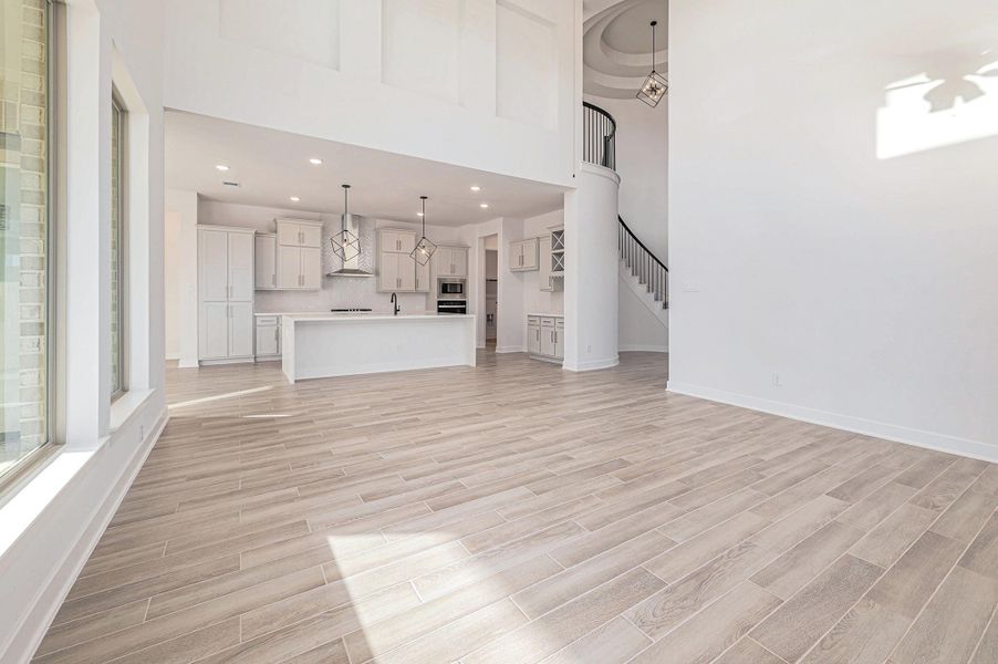 Representative image. Features, specifications, selections and colors may vary. Representative image. Features, specifications, selections and colors may vary.