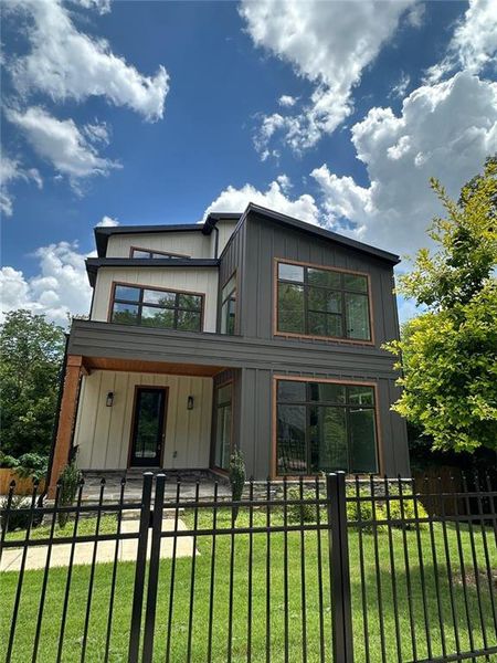 Front exterior of a new home in , Atlanta, GA, highlighting curb appeal (Image 28). Front exterior of a new home in , Atlanta, GA, highlighting curb appeal (Image 28).