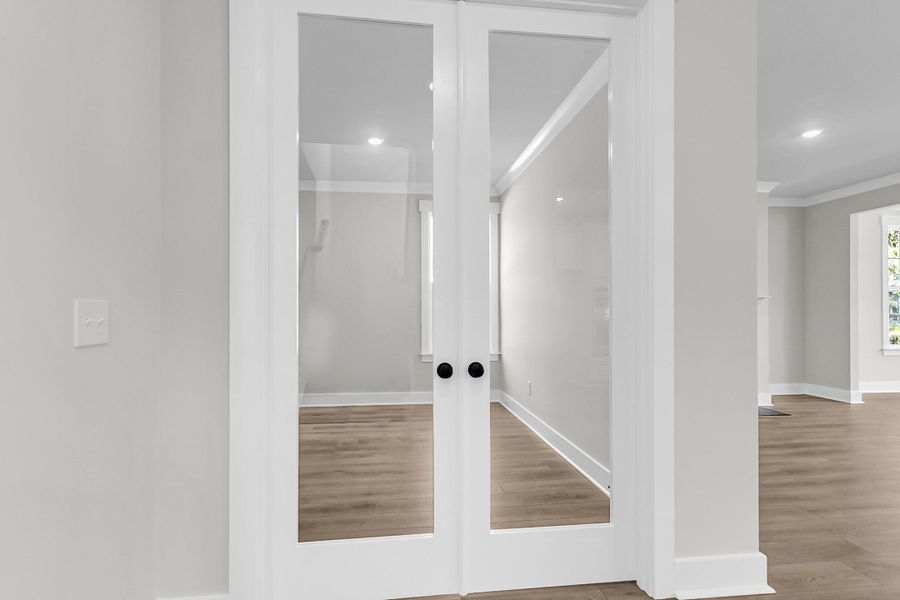 Spacious, unfurnished interior of a new home in , Summerville (Image 16).