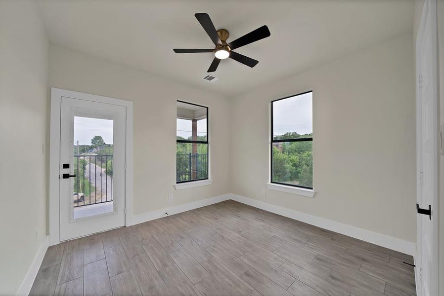 Spacious, unfurnished interior of a new home in , Granbury (Image 32).