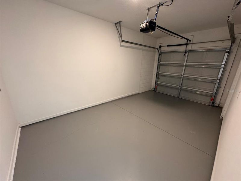 Spacious, unfurnished interior of a new home in , Orlando (Image 19).