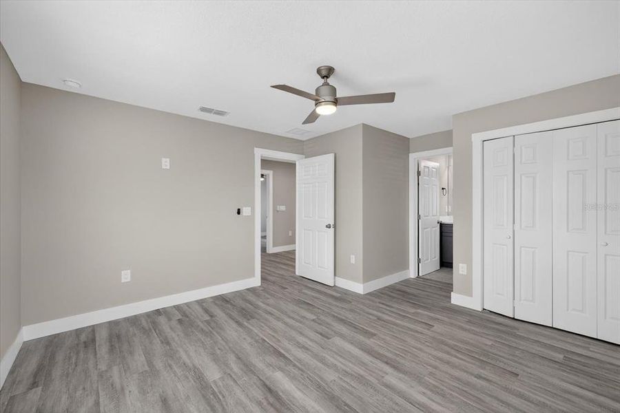 Spacious, unfurnished interior of a new home in , St. Petersburg (Image 66).