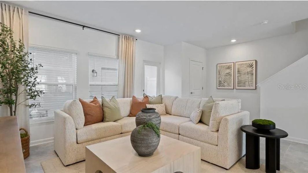 Furnished interior view inside a new home in , Orlando (Image 6).