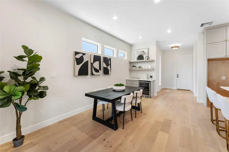 Image 5 of a home in .