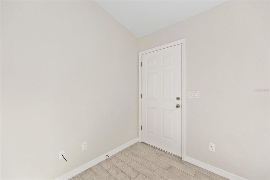Spacious, unfurnished interior of a new home in , Ocala (Image 21).