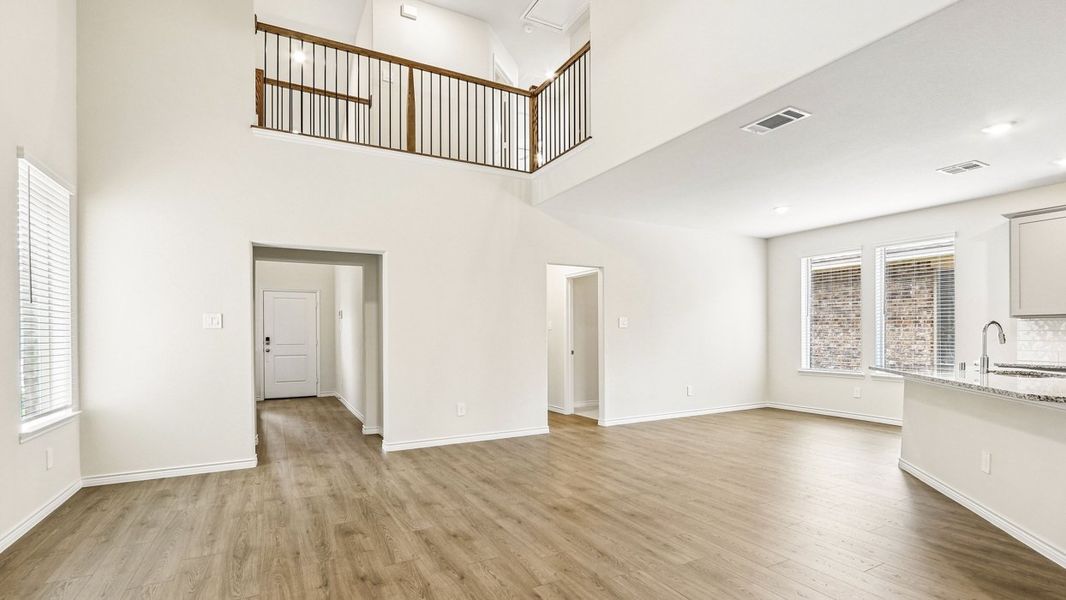 Spacious, unfurnished interior of a new home in The Woods at Lindsey Place, Anna (Image 10).