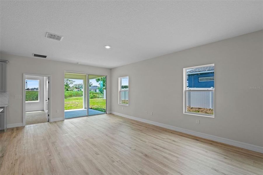 Spacious, unfurnished interior of a new home in , Ocala (Image 17).