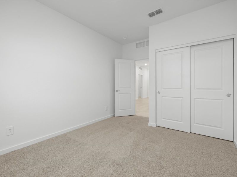 Spacious, unfurnished interior of a new home in Mountain View Estates Reserve Series, Buckeye (Image 18).