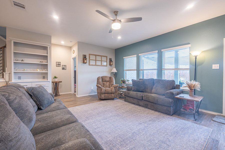 Furnished interior view inside a new home in River Ranch Meadows, Dayton (Image 38). Furnished interior view inside a new home in River Ranch Meadows, Dayton (Image 38).