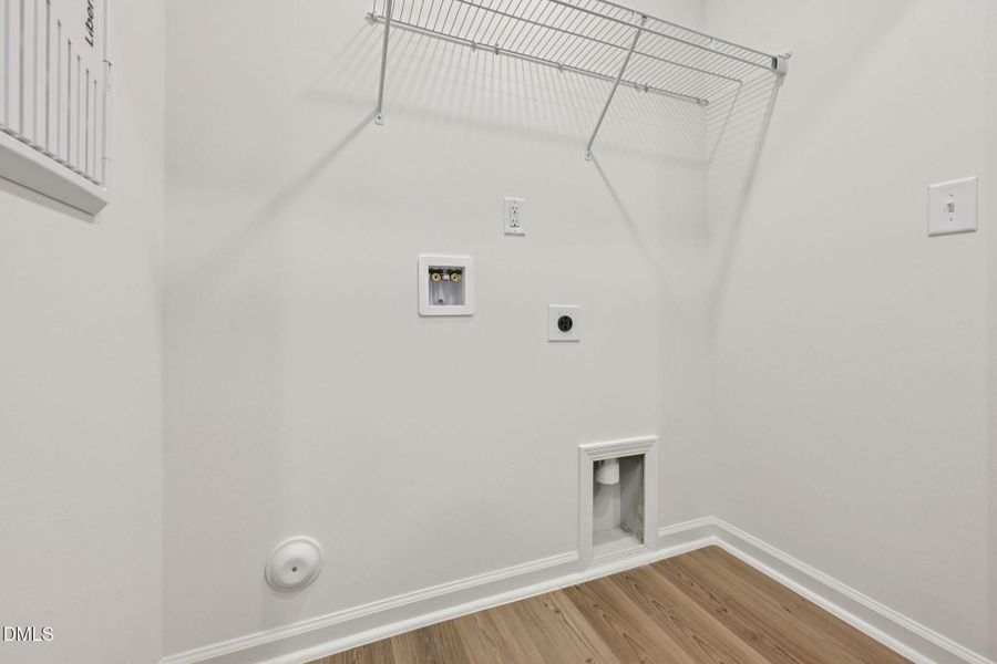 23-web-or-mls-210 Parker Lane-S0503-023