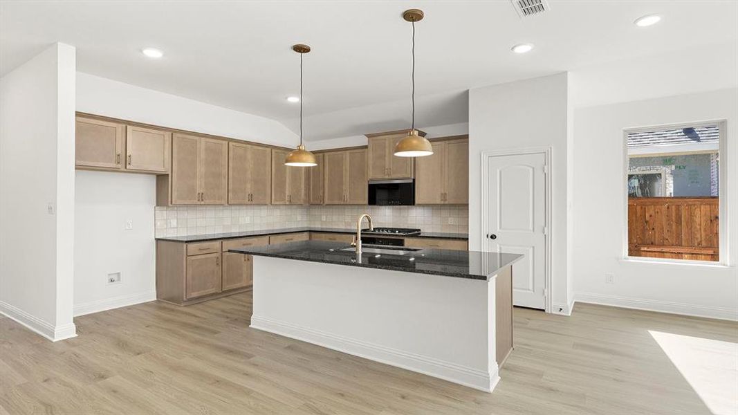 08. 2419 Liberty - Kitchen (2)