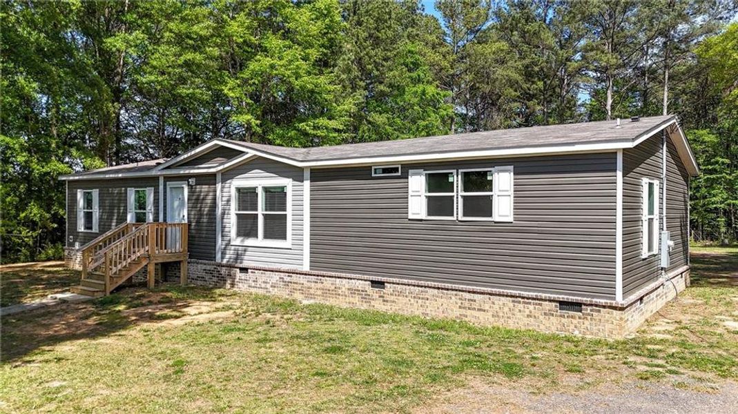 Exterior details and patio area of a home in , Rockmart (Image 25).