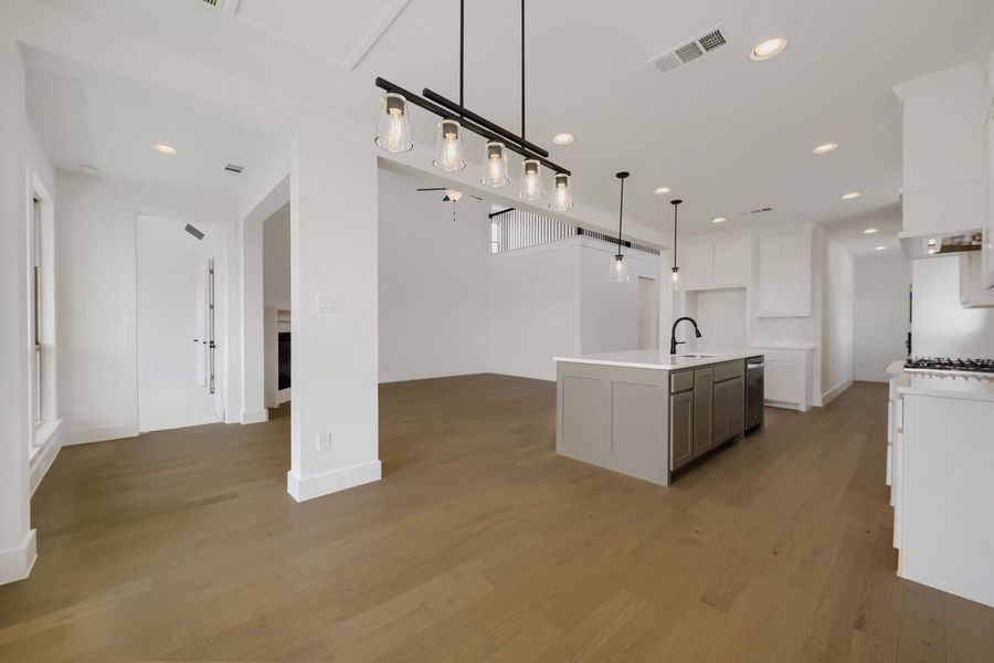 9904 Oak Glade - Dining Area