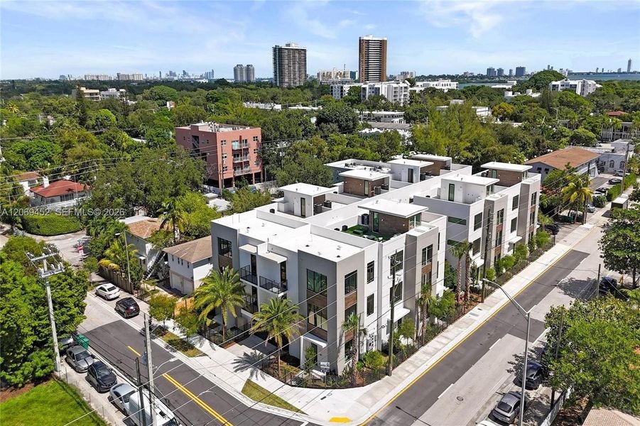 Condo located in Miami, FL showcasing its design and architecture (Image 3). Condo located in Miami, FL showcasing its design and architecture (Image 3).