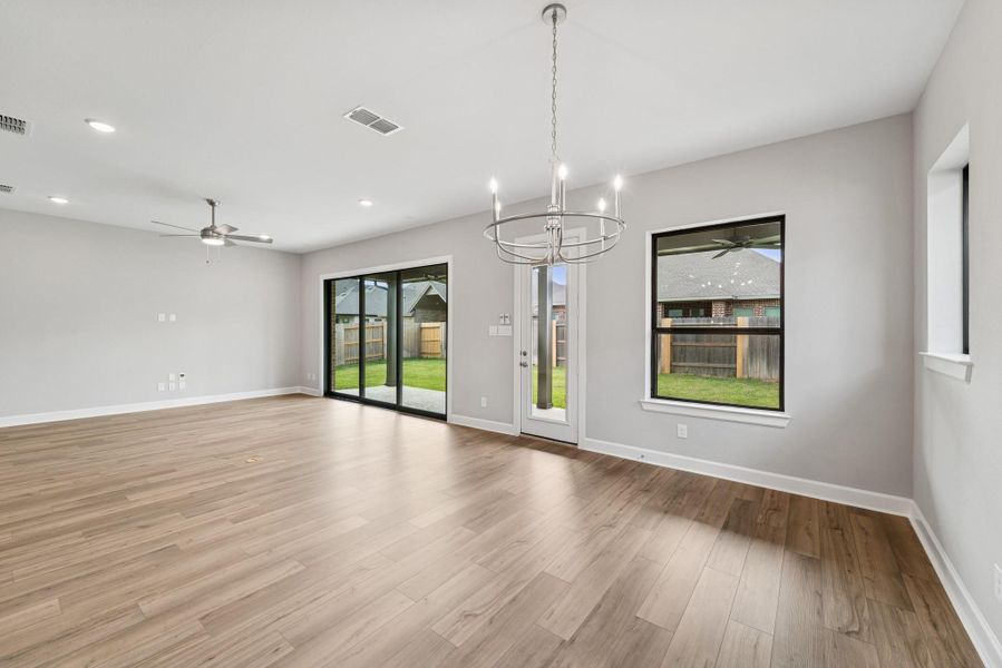 Spacious, unfurnished interior of a new home in The Meadows at Imperial Oaks, Conroe (Image 14).