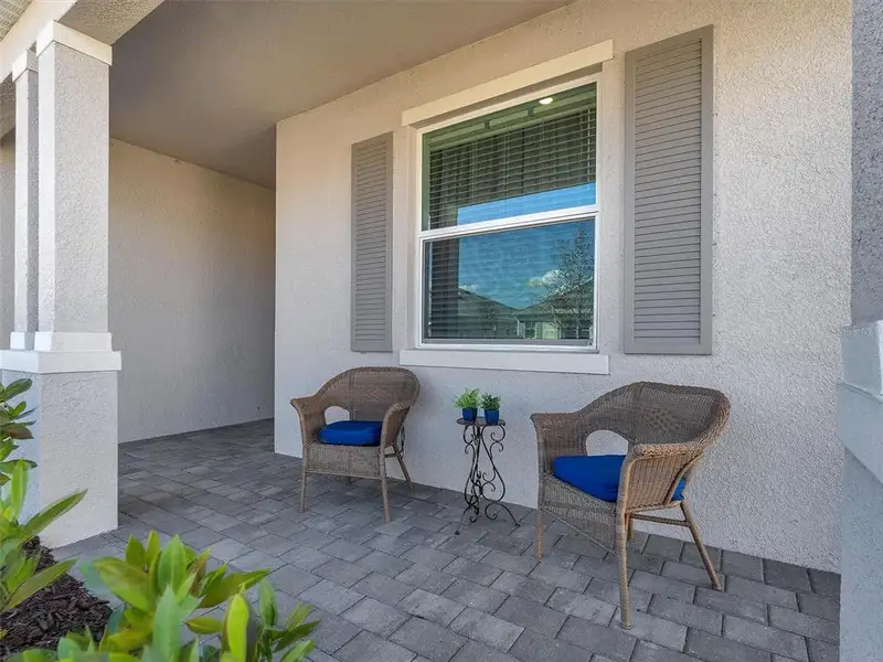 Exterior details and patio area of a home in , Port Charlotte (Image 4).