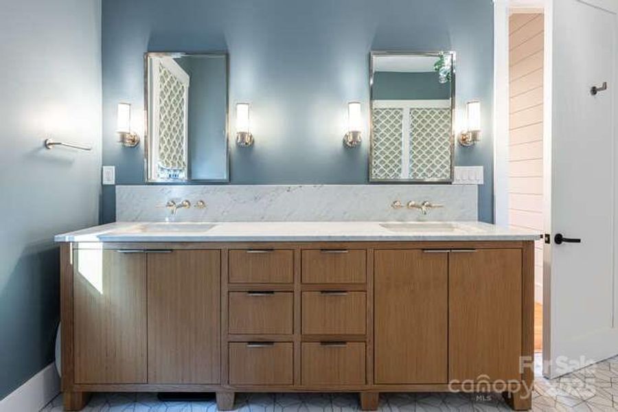 Furnished interior view inside a new home in , Sylva (Image 9).