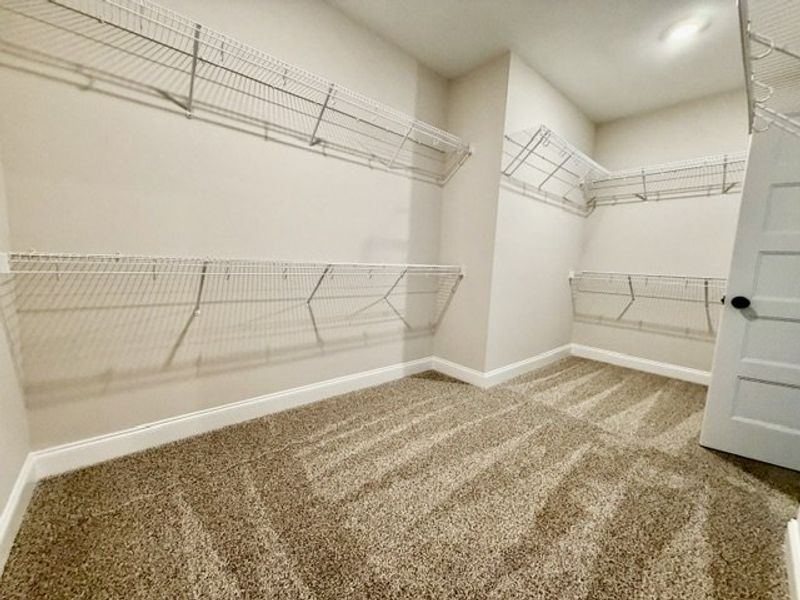 Spacious, unfurnished interior of a new home in Lakefield, Palmetto (Image 16). Spacious, unfurnished interior of a new home in Lakefield, Palmetto (Image 16).