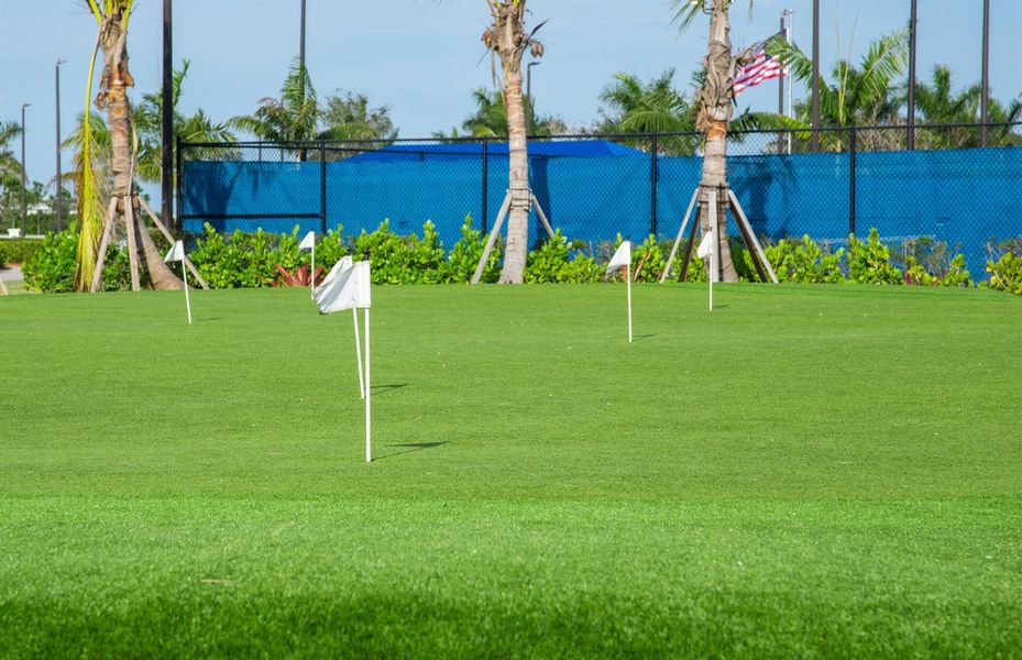 PUTTING GREEN PUTTING GREEN
