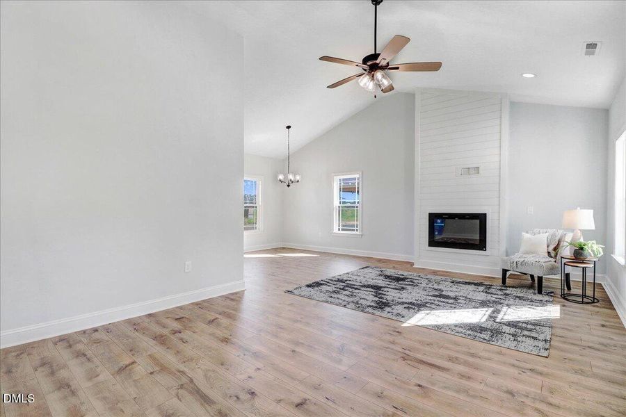 13-512 S Vance St-13