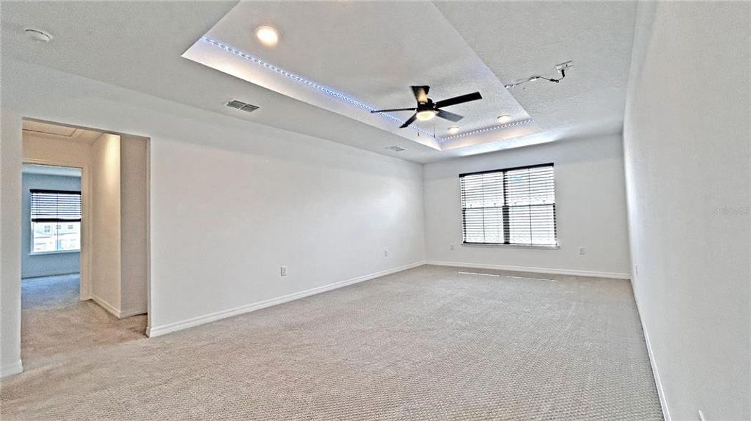 Spacious, unfurnished interior of a new home in Calesa Township, Ocala (Image 21).