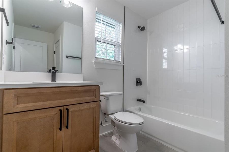 Furnished interior view inside a new home in , Orlando (Image 6).