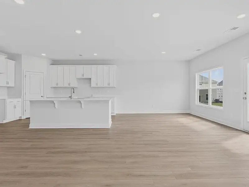 Spacious, unfurnished interior of a new home in Portrait Hills, Aiken (Image 7).