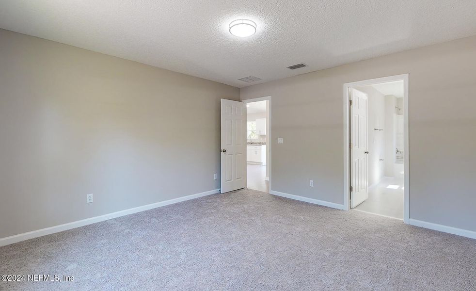 Spacious, unfurnished interior of a new home in , Keystone Heights (Image 9).
