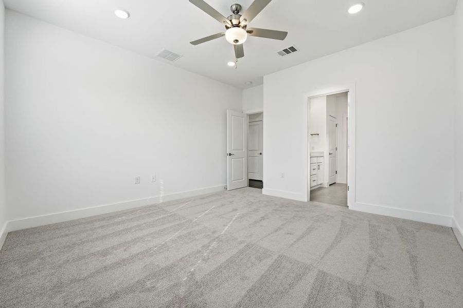 Spacious, unfurnished interior of a new home in Lisso 50s, Pflugerville (Image 14).