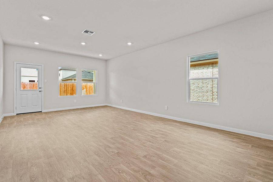 Spacious, unfurnished interior of a new home in Whisper South, San Marcos (Image 25). Spacious, unfurnished interior of a new home in Whisper South, San Marcos (Image 25).
