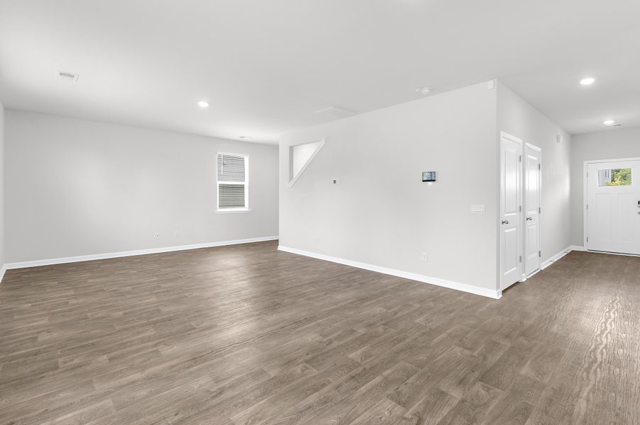 Spacious, unfurnished interior of a new home in Lakeview at Kitfield, Moncks Corner (Image 21).
