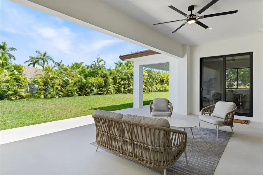 Exterior details and patio area of a home in , Cutler Bay (Image 3).