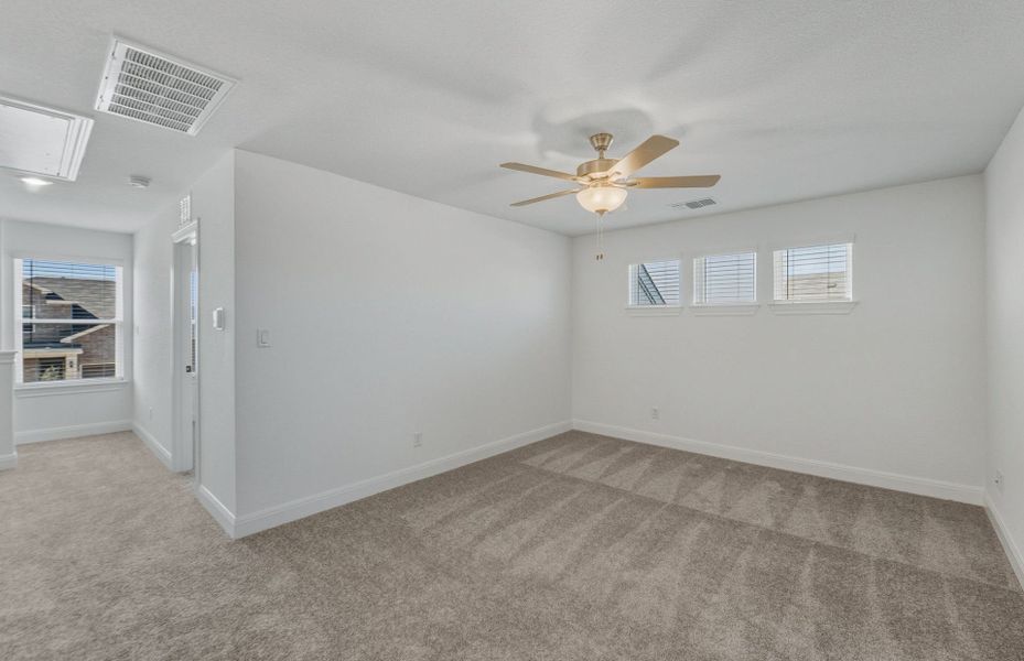 Spacious, unfurnished interior of a new home in Lagos, Manor (Image 51).