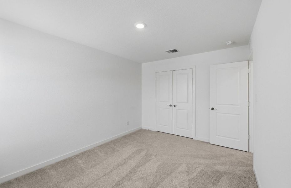 Spacious, unfurnished interior of a new home in Santa Rita Ranch, Liberty Hill (Image 38).