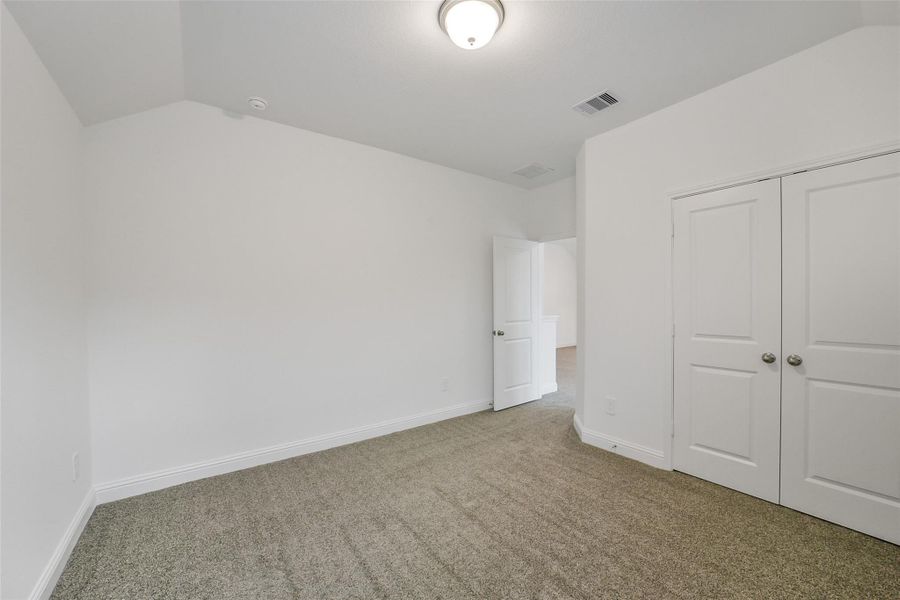 Spacious, unfurnished interior of a new home in Mavera, Conroe (Image 37).