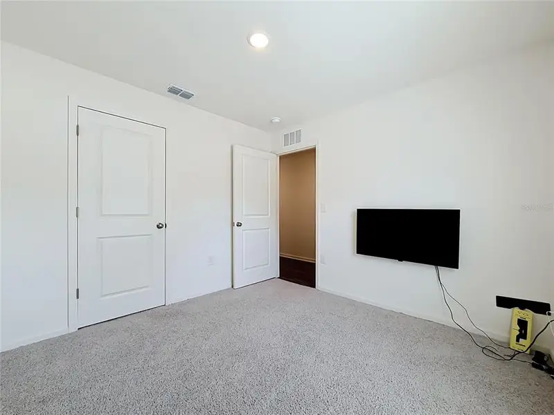 Spacious, unfurnished interior of a new home in The Collection at Ocklawaha, Ocklawaha (Image 40). Spacious, unfurnished interior of a new home in The Collection at Ocklawaha, Ocklawaha (Image 40).