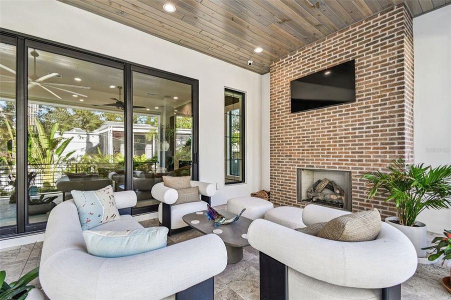 Exterior details and patio area of a home in , Tampa (Image 32).