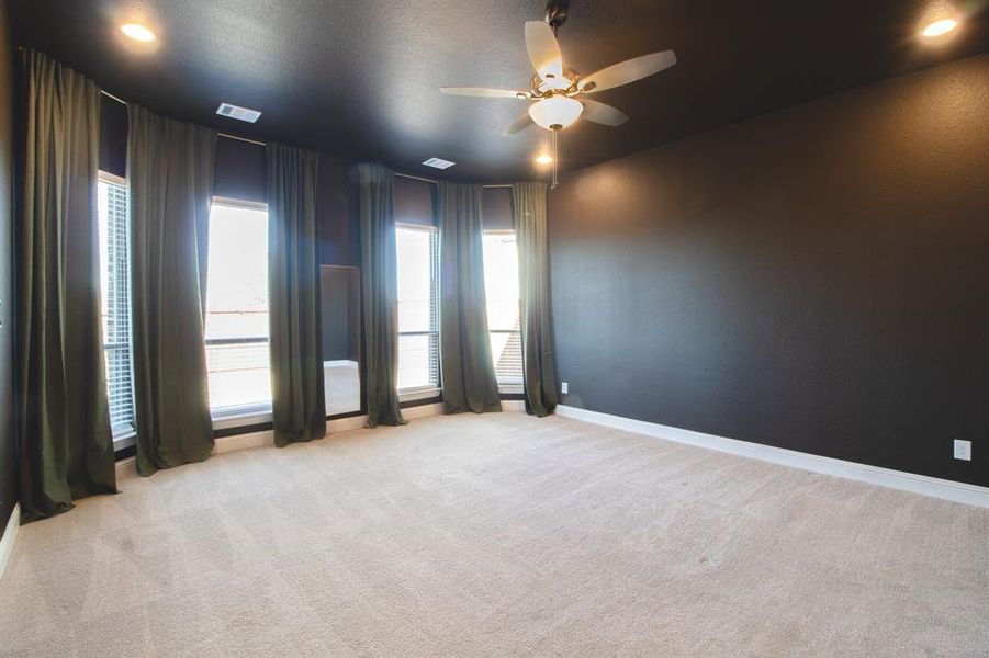 Spacious, unfurnished interior of a new home in M3 Ranch Phase 1, Mansfield (Image 16).