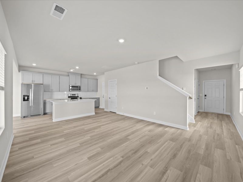 Spacious, unfurnished interior of a new home in Brayfield Manor - Heritage Collection, Wellford (Image 10).