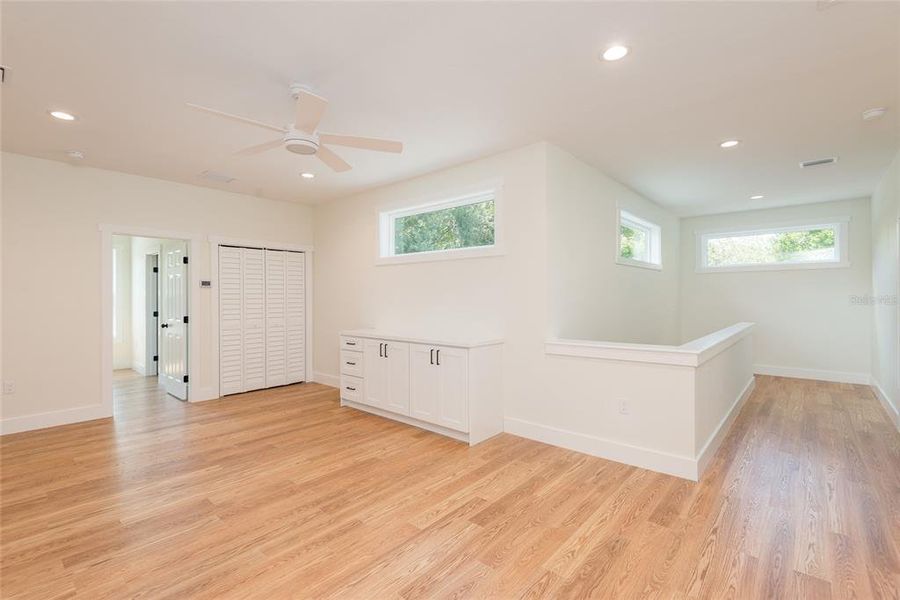Spacious, unfurnished interior of a new home in , Tampa (Image 35).