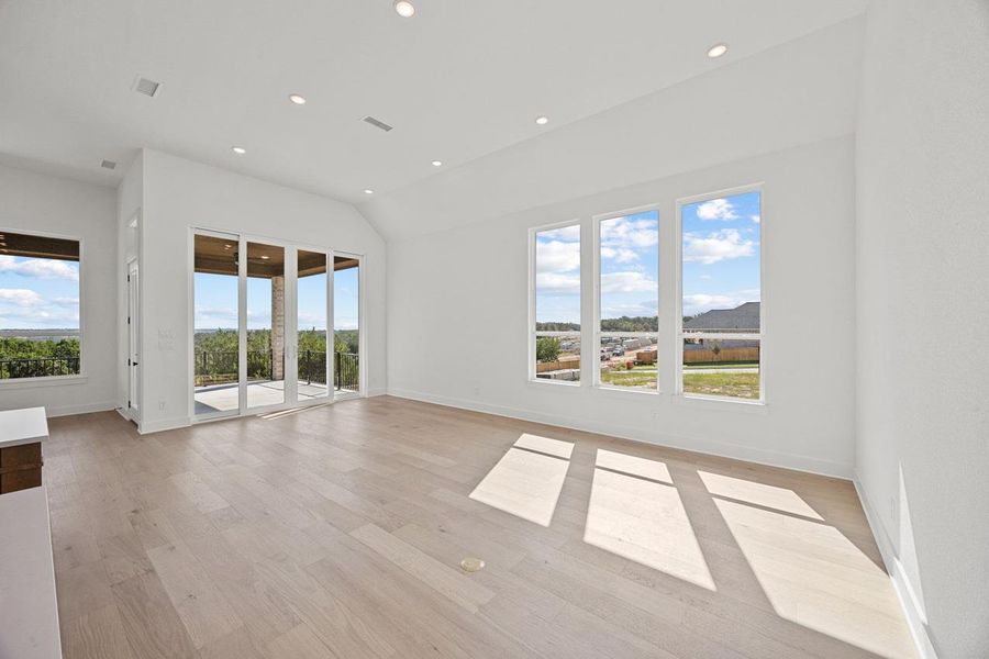 Spacious, unfurnished interior of a new home in Parkside On The River, Georgetown (Image 15).