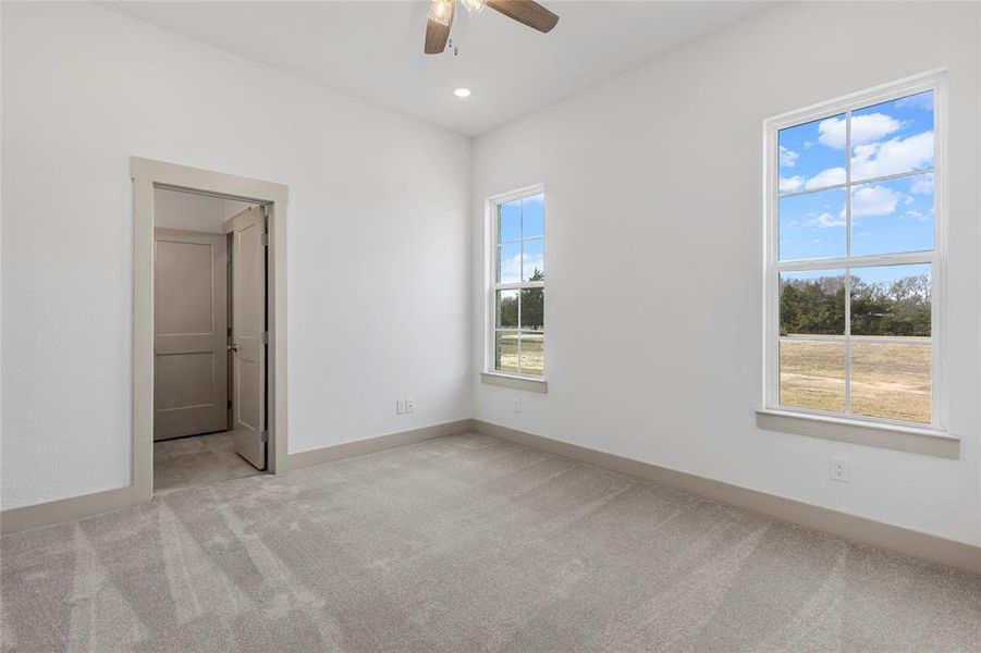 Spacious, unfurnished interior of a new home in , Lone Oak (Image 25).
