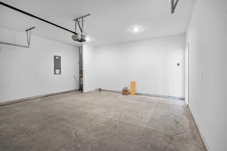 Spacious, unfurnished interior of a new home in Windance Lake, Loganville (Image 11). Spacious, unfurnished interior of a new home in Windance Lake, Loganville (Image 11).