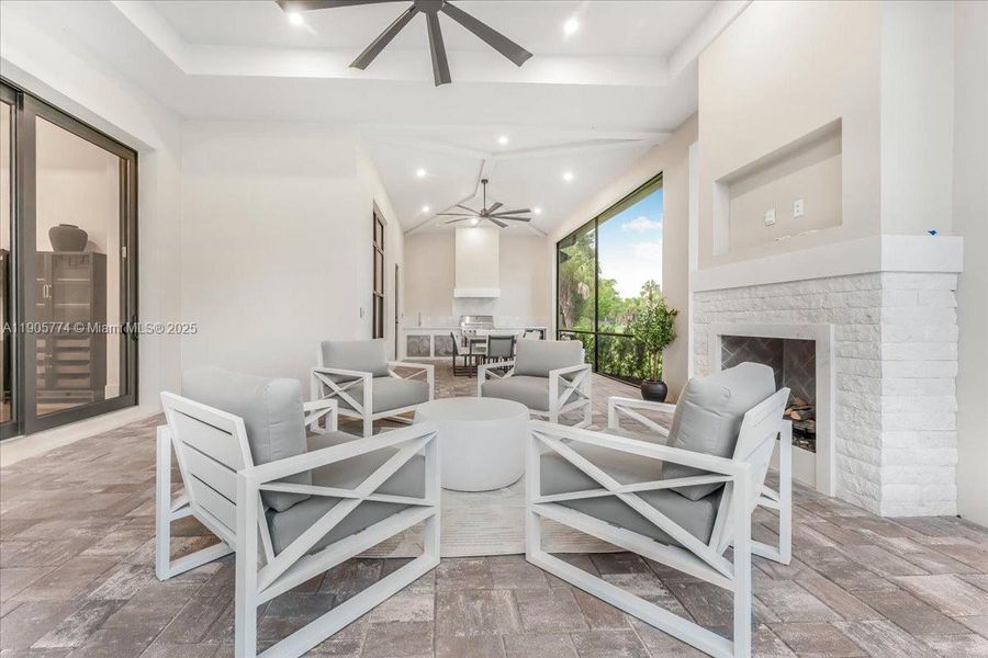 Furnished interior view inside a new home in , Naples (Image 7).