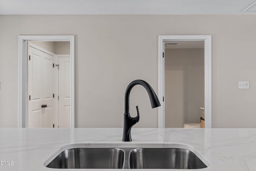 Kitchen Sink in Island Kitchen Sink in Island