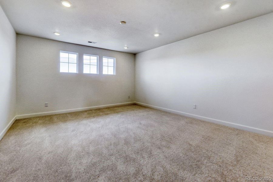 Spacious, unfurnished interior of a new home in Newlin Crossing, Parker (Image 13).