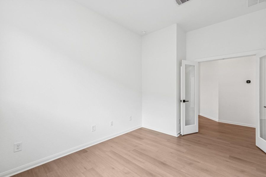 Spacious, unfurnished interior of a new home in Jubilee, Hockley (Image 27).