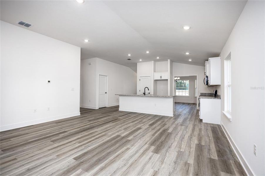 Spacious, unfurnished interior of a new home in , Newberry (Image 17).